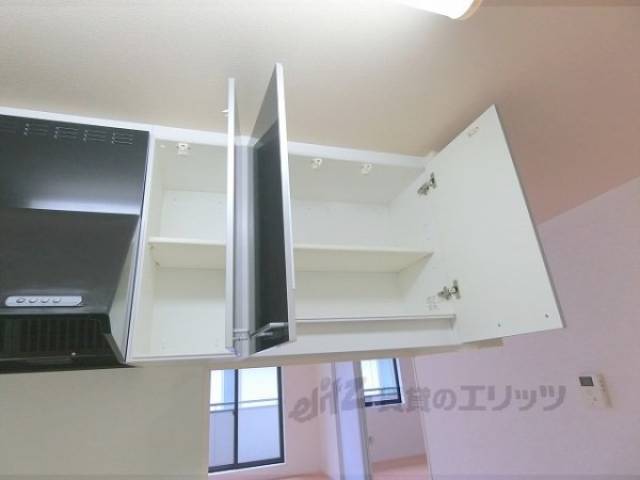 キッチン　上部収納