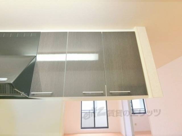 キッチン　上部収納