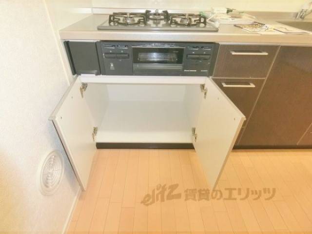 キッチン　下部収納