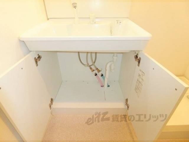 洗面所　下部収納