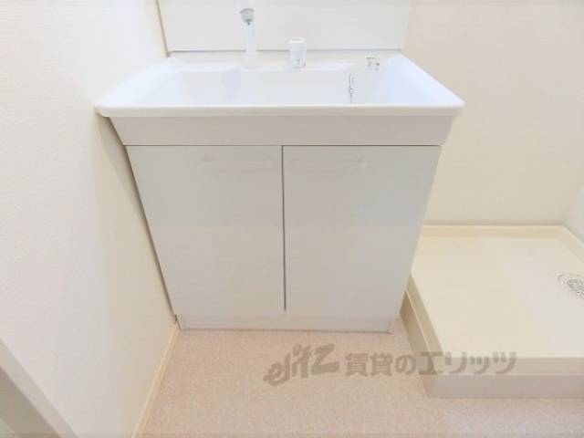 洗面所　下部収納