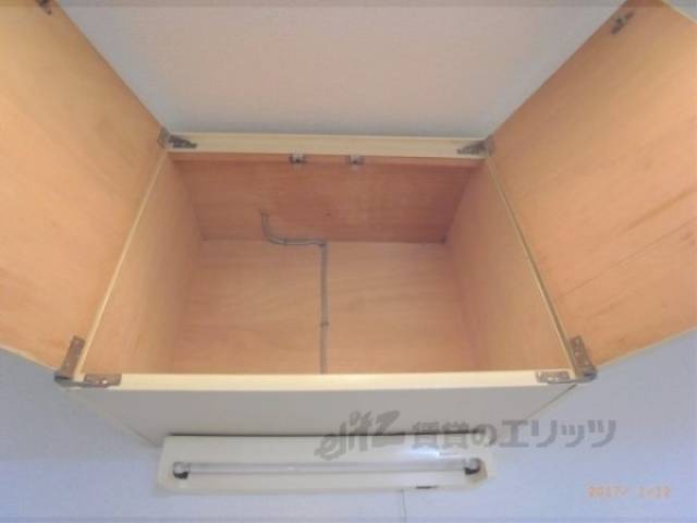 キッチン　上部収納