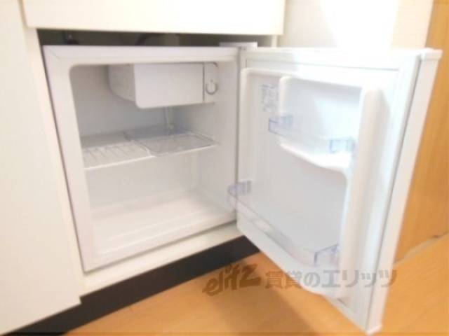 冷蔵庫置場　冷蔵庫付きです。