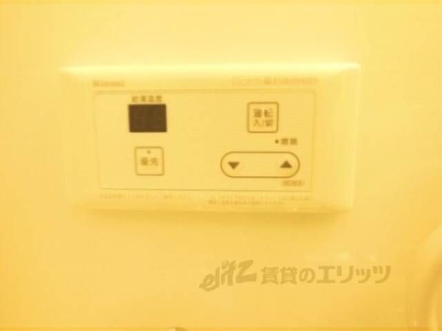給湯器リモコン　。
