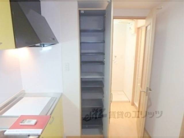 収納　キッチン