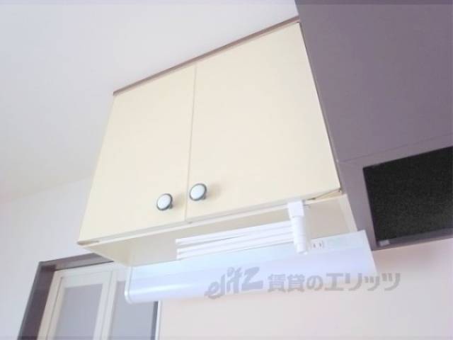 キッチン　上部収納