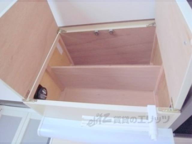 キッチン　上部収納