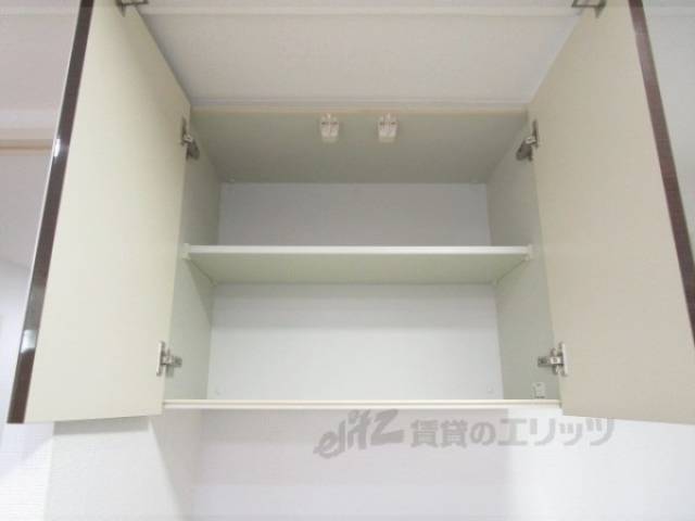 収納　キッチン上