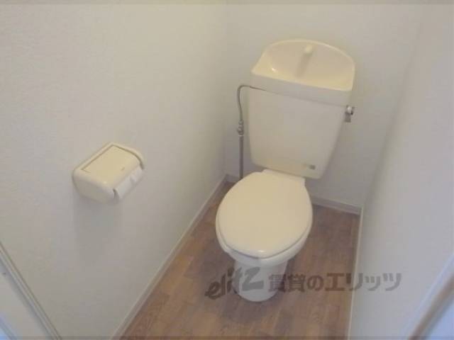 トイレ　広めで綺麗なトイレです