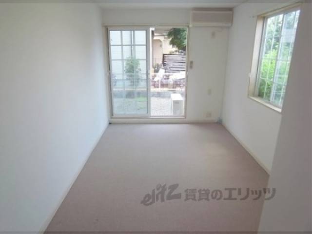 居室　角のお部屋になります