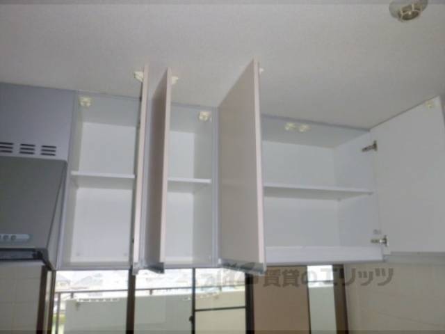 キッチン　収納スペース。