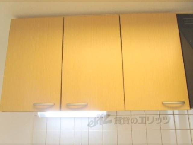キッチン　上部収納