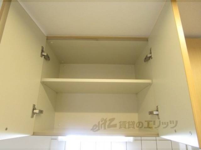 キッチン　上部収納