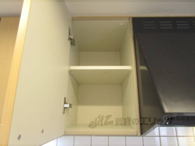キッチン　上部収納