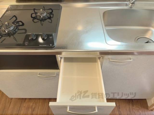 キッチン　収納下部