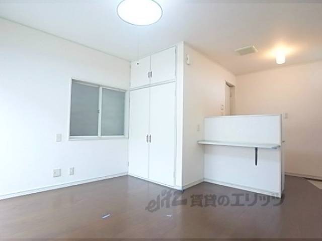 洋室　この家賃では珍しいカウンター付き