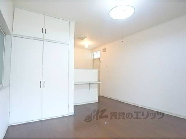 洋室　この家賃では珍しいカウンター付き