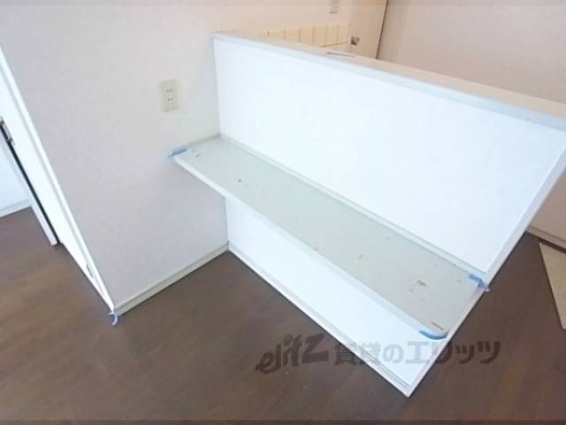 キッチン　この家賃では珍しいカウンター付き