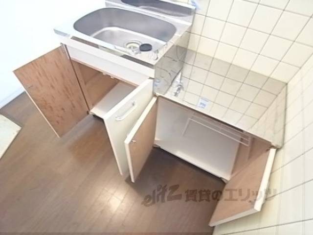 キッチン　調理器具を置くのに便利です