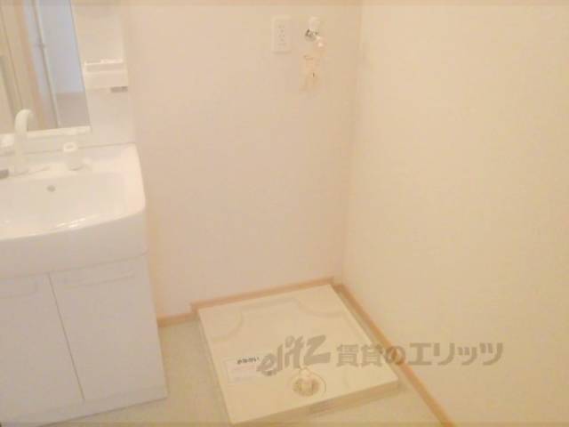 洗濯機置場　室内に設置できるのがうれしいですね