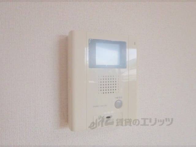 ドアフォン　画面付きで安心ですね
