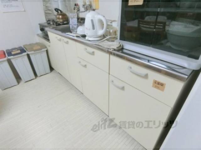 収納　キッチン下部収納