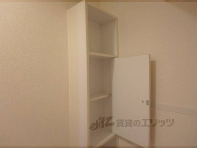 トイレ　トイレ収納