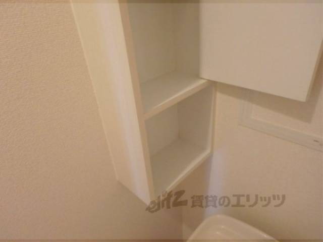 トイレ　トイレ収納