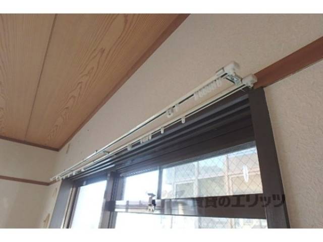 和室　カーテンレール