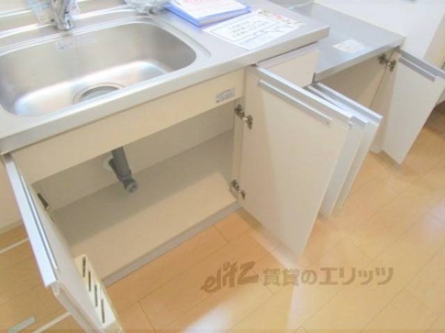 収納　キッチン下部収納