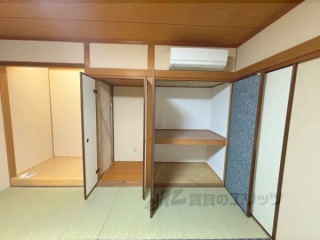 和室　収納