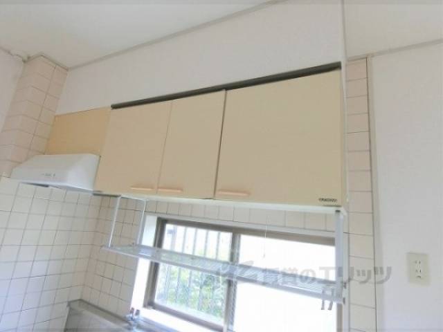 キッチン　上部収納