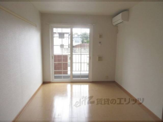 洋室　エアコンのリモコン