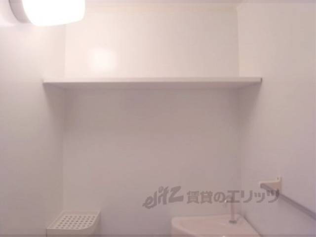 トイレ内上部物置