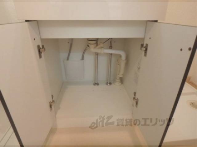 洗面所　洗面台下収納