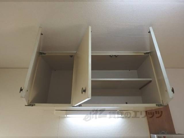 キッチン　上段収納