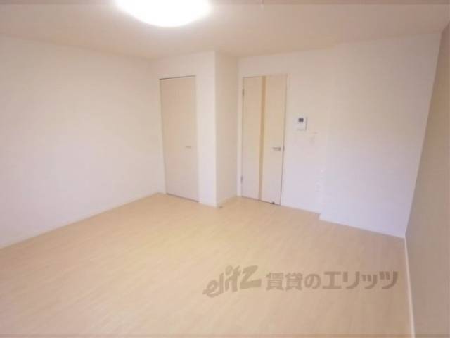 洋室　ゆったりとした１０帖の洋室です