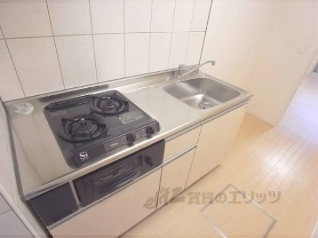 キッチン　２口コンロ付きのシステムキッチン