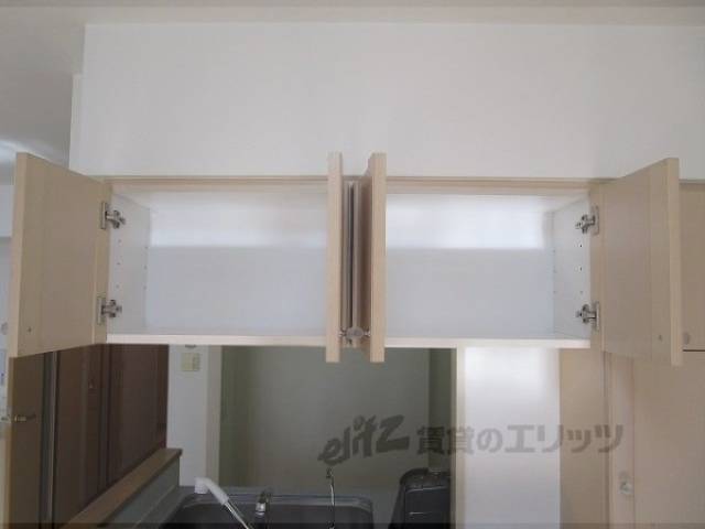 収納　上部収納