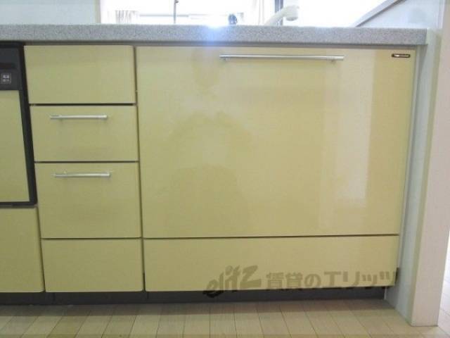 キッチン　下部収納