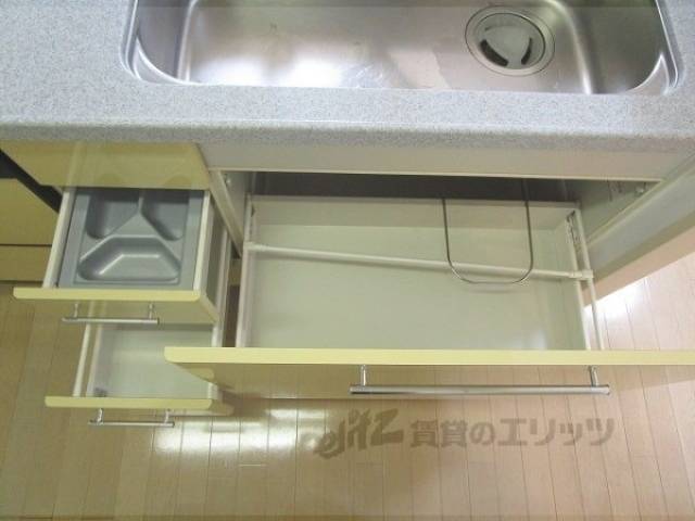 キッチン　下部収納