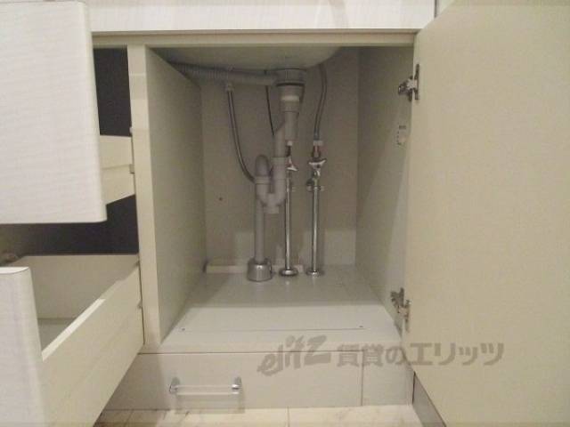 洗面所　下部収納