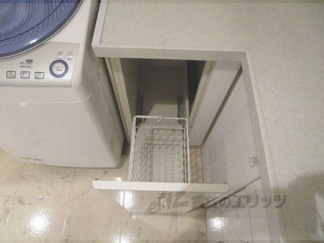 洗面所　下部収納