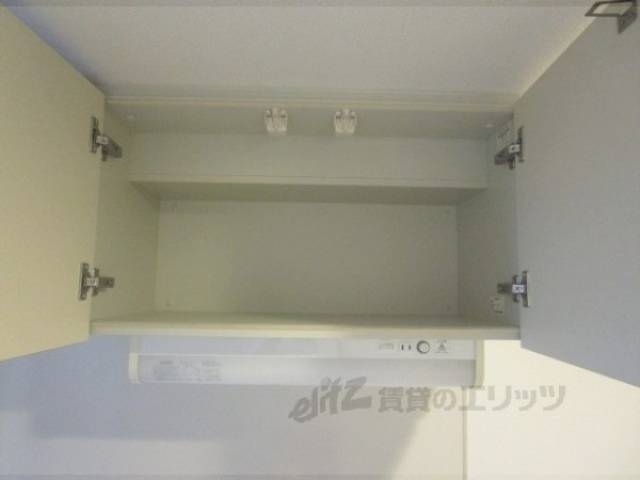 下駄箱　上部収納