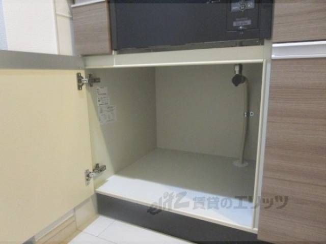 下駄箱　下部収納