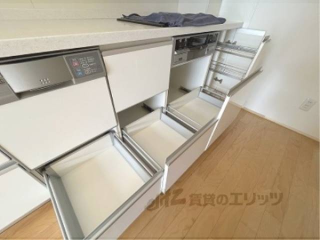 キッチン　下部収納