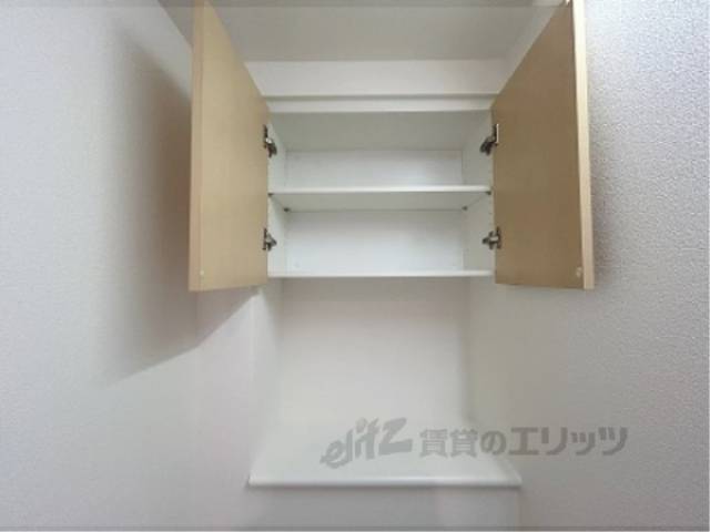 トイレ　上部収納