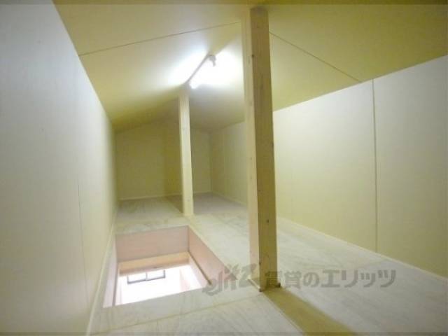 収納　屋根裏収納