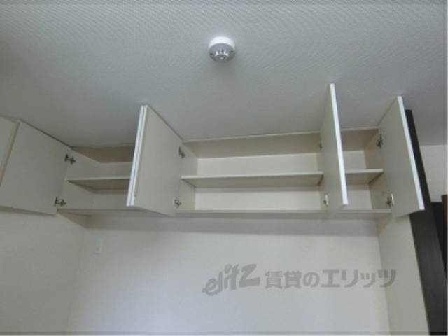 キッチン　上部収納