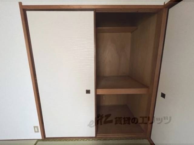 和室　収納